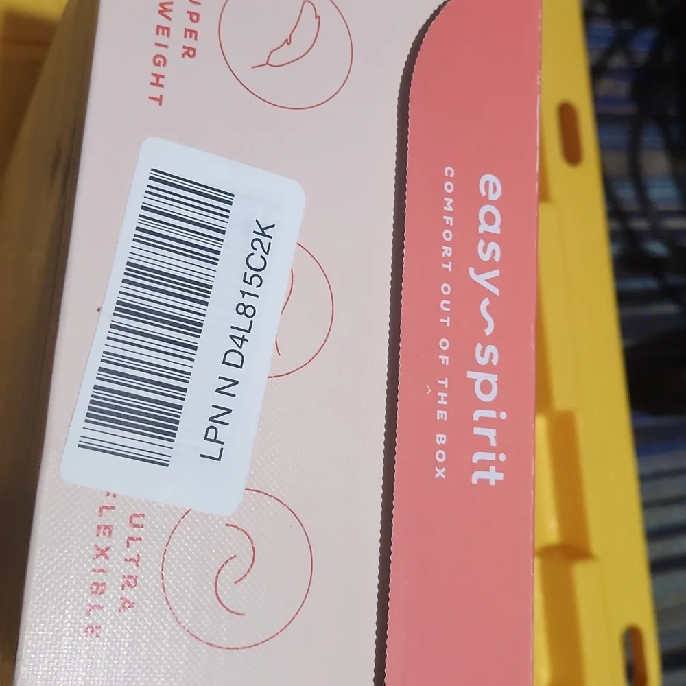 Shoes - Picture 2 of 4